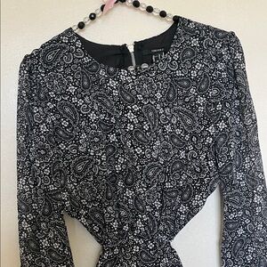 Forever 21 Black and White Floral Long Sleeve Dress